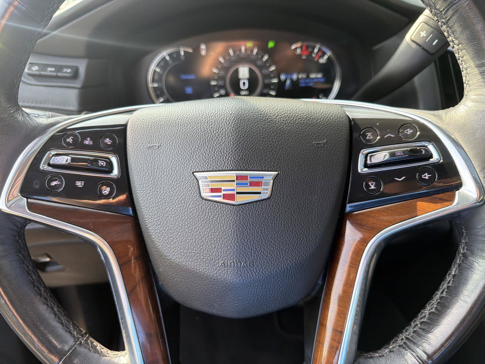 Used 2020 Cadillac Escalade Premium Luxury AWD/4WD image 25