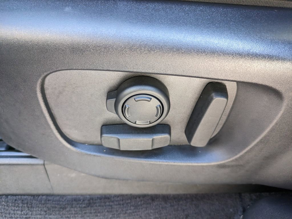 Used 2024 Land Rover Discovery Dynamic SE image 22