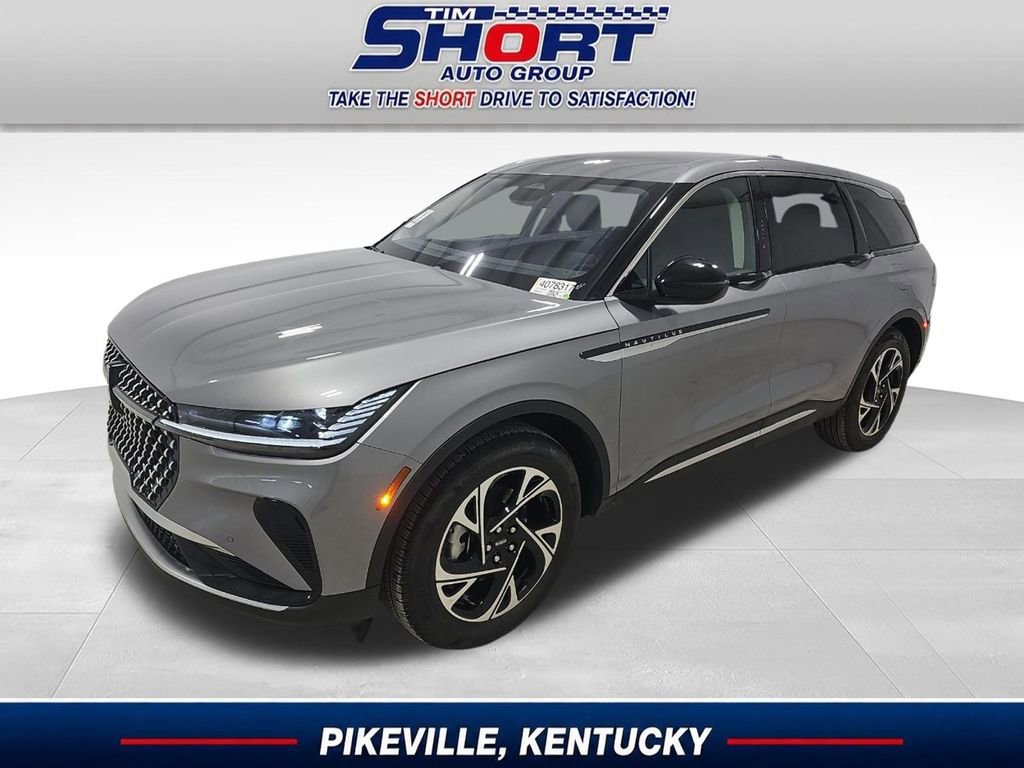 Used 2025 Lincoln Nautilus Premier AWD/4WD image 1