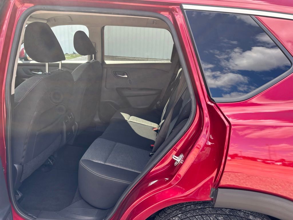 Used 2021 Nissan Rogue SV AWD/4WD image 17