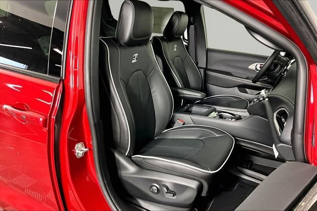 New 2027 Chrysler Pacifica Limited AWD/4WD image 12