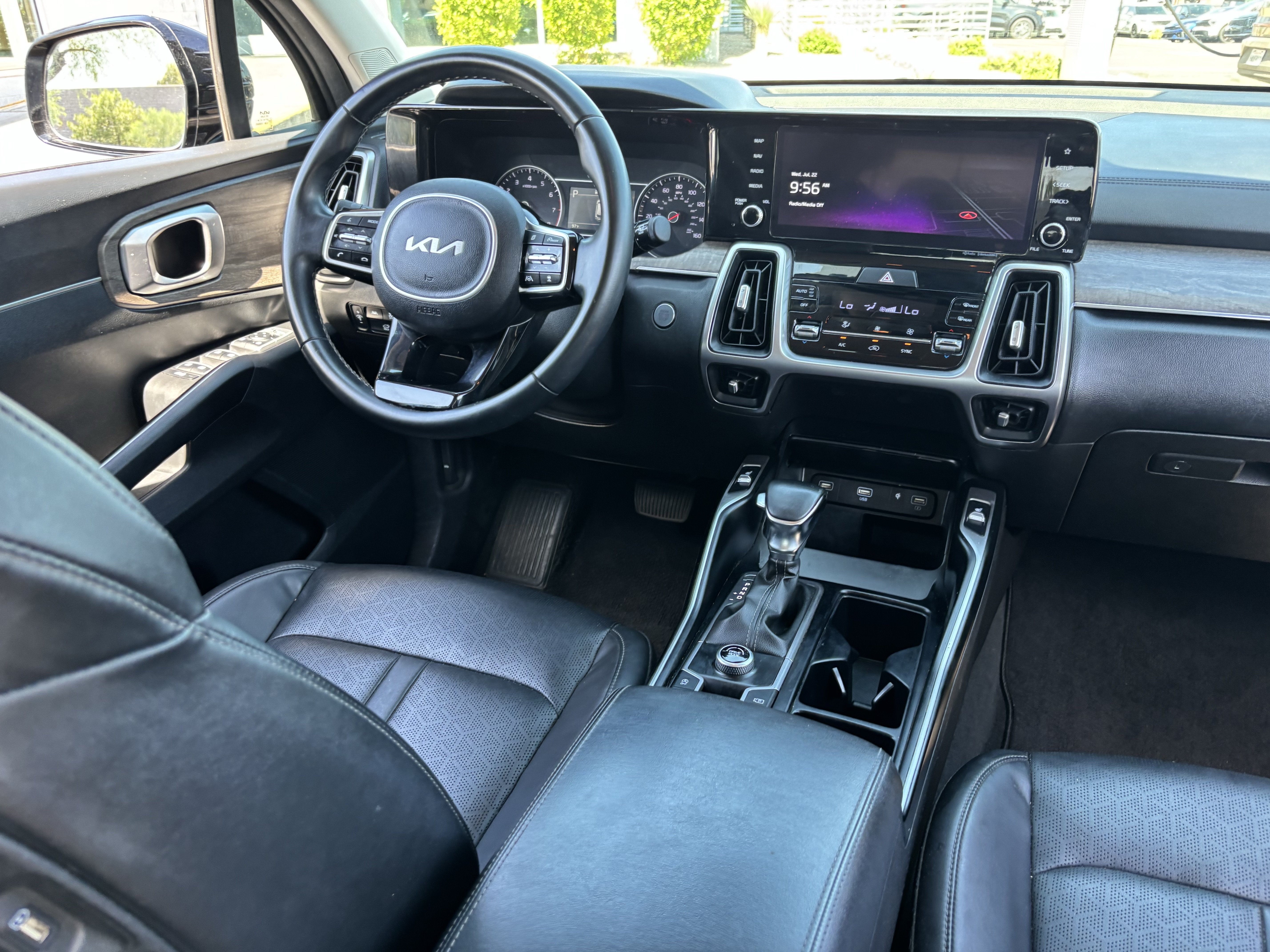 Certified 2022 Kia Sorento EX FWD image 12