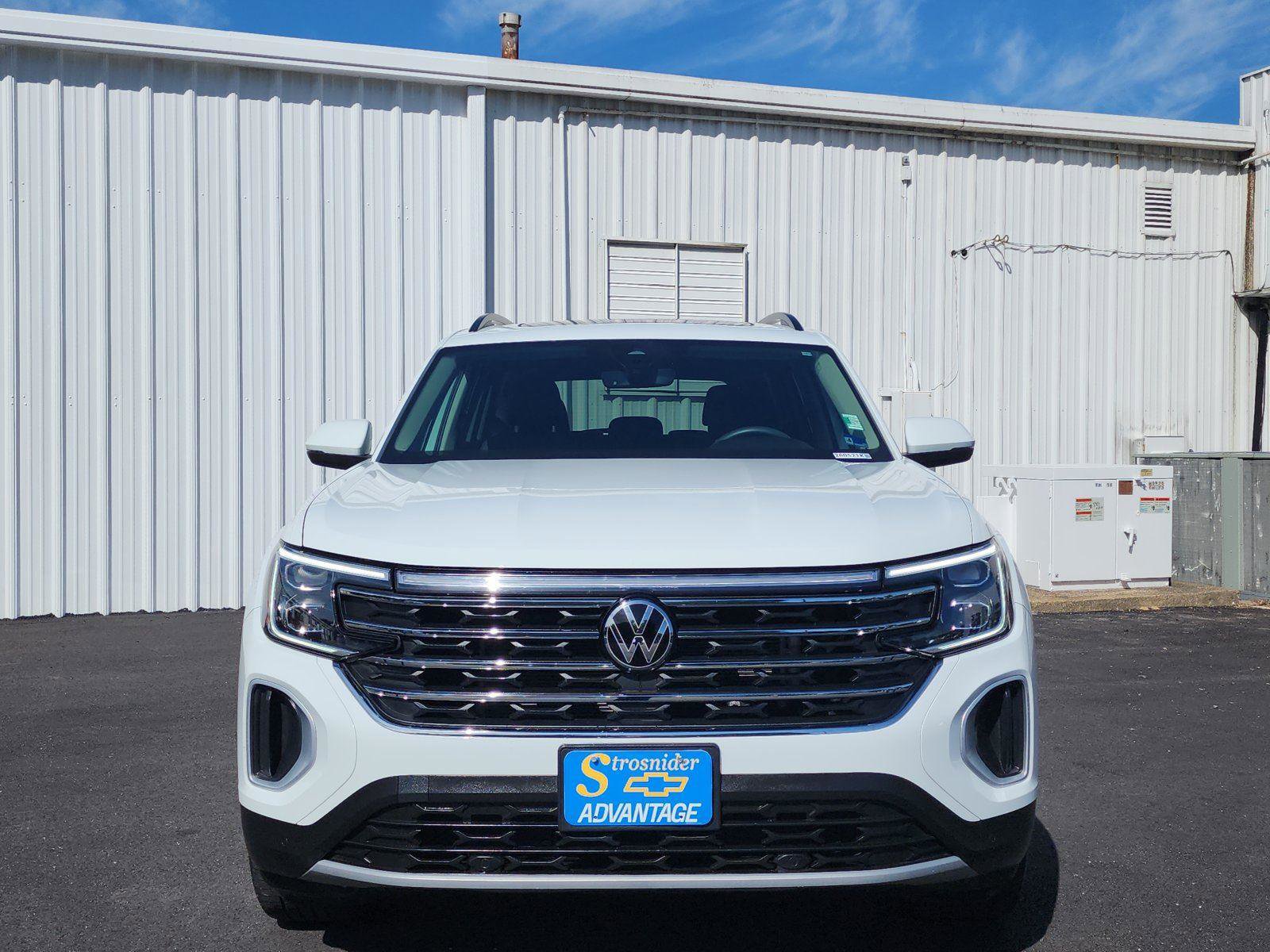 Used 2024 Volkswagen Atlas SE w/ Panoramic Sunroof Package AWD/4WD image 8