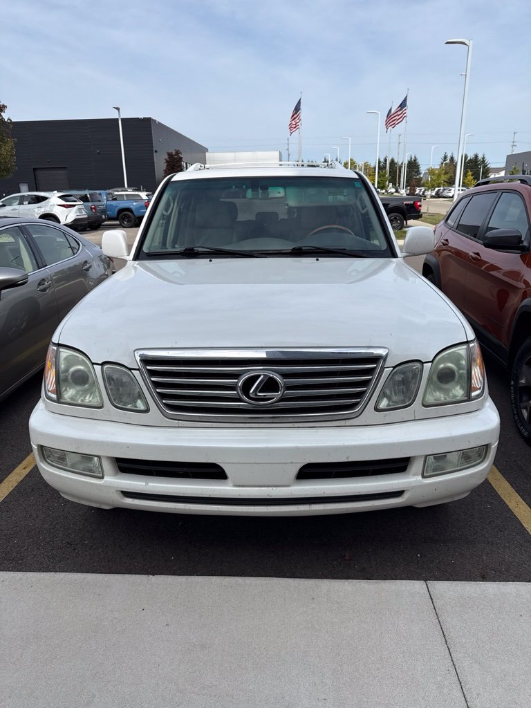 Used 2007 Lexus LX 470 4WD w/ Preferred Accessory Pkg image 2