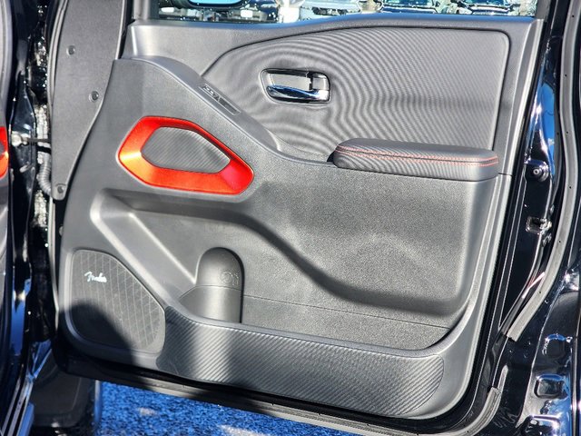 Used 2024 Nissan Frontier PRO-4X w/ Pro Convenience Package image 10