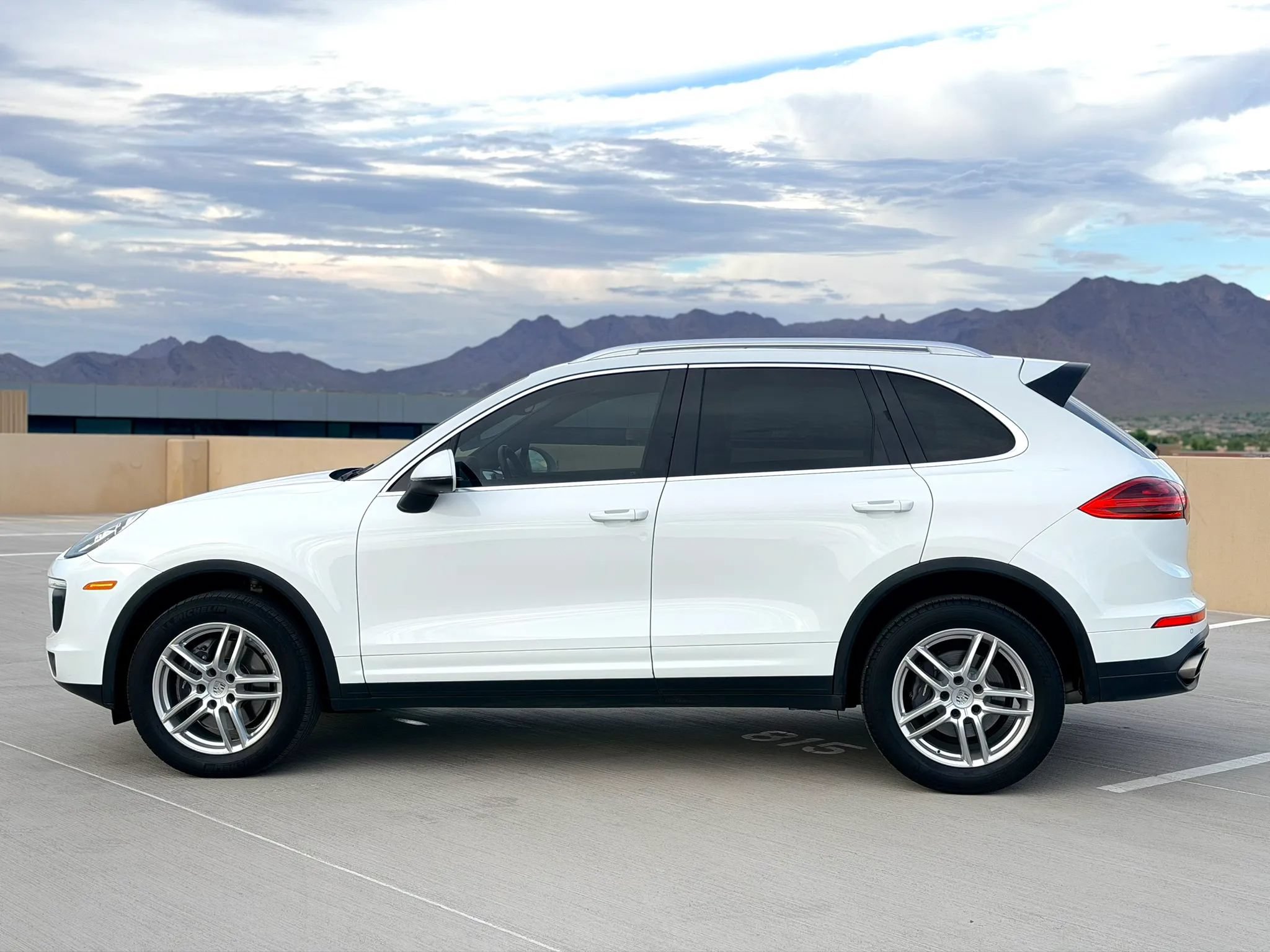 Used 2016 Porsche Cayenne AWD/4WD image 3