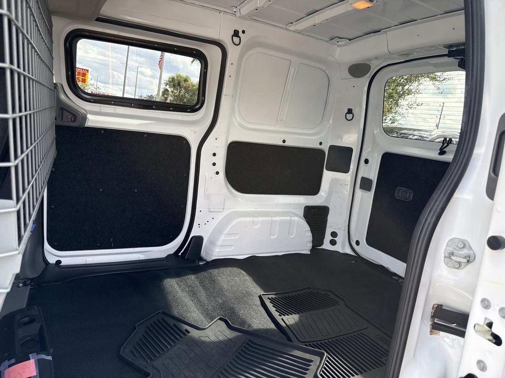 Used 2021 Nissan NV200 SV w/ Back Door Glass Package image 13