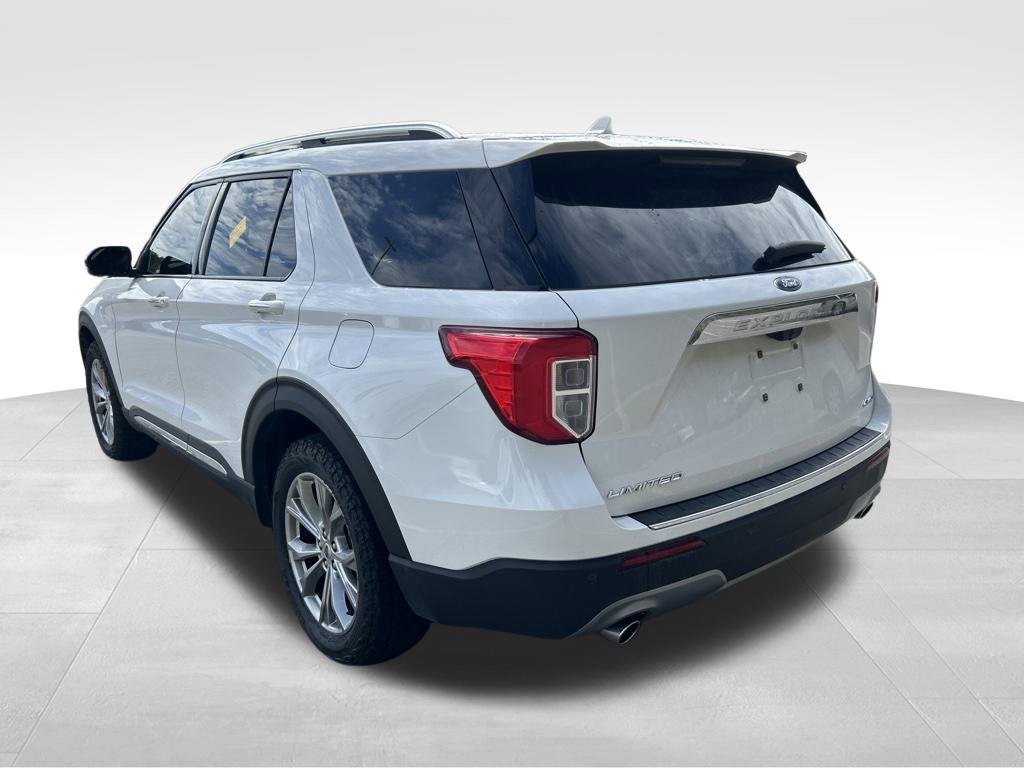 Used 2021 Ford Explorer Limited w/ Equipment Group 301A AWD/4WD image 3