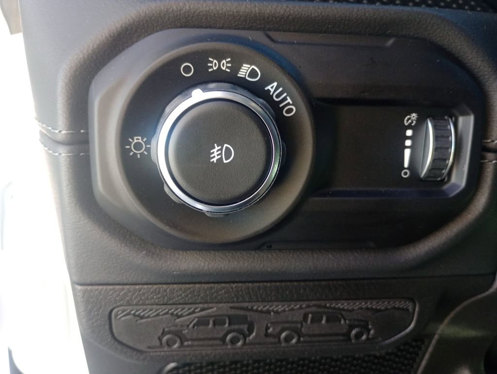 Used 2025 Jeep Wrangler Unlimited Rubicon image 28