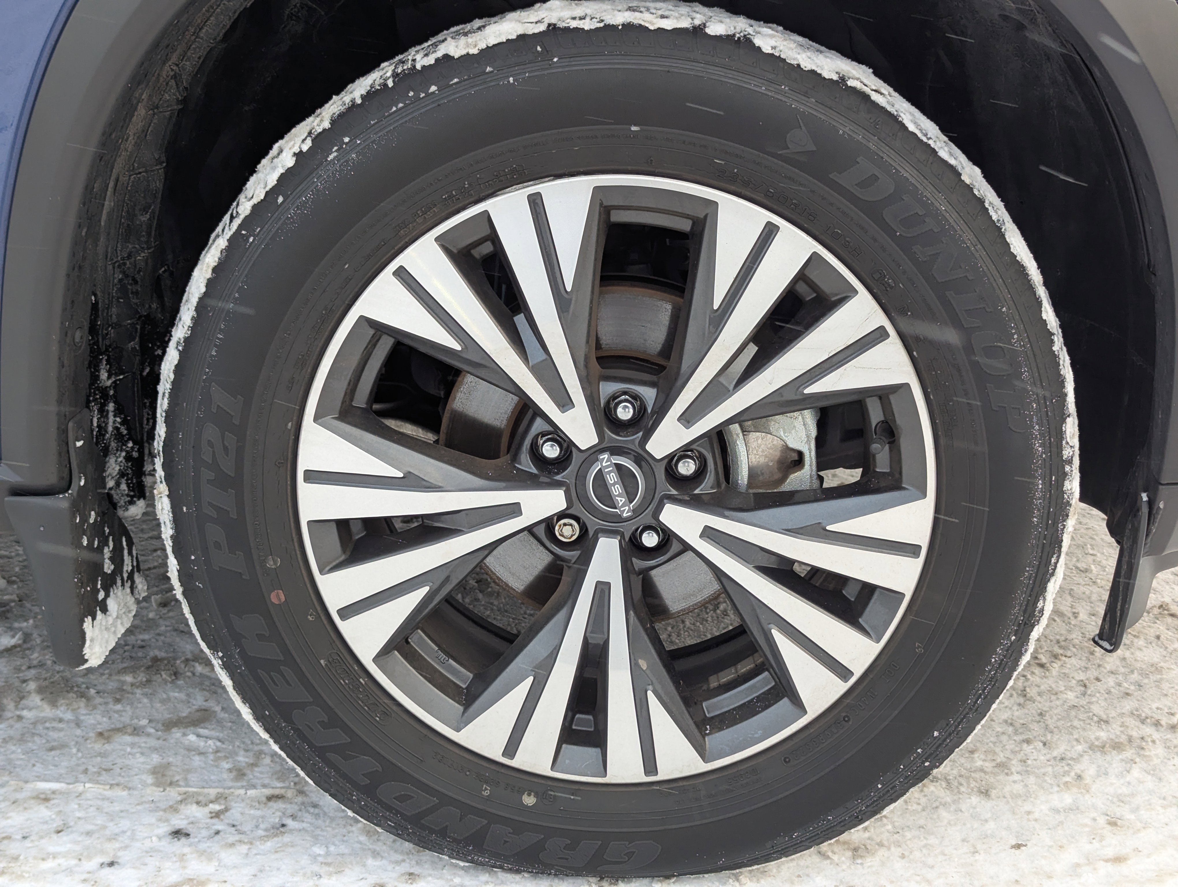 Used 2023 Nissan Rogue SV image 9