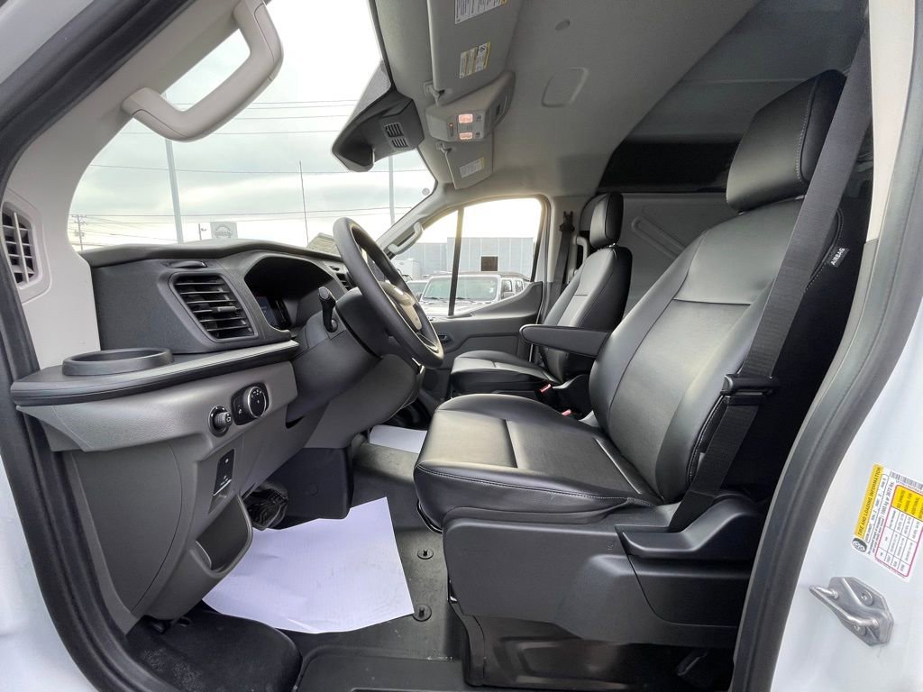 New 2026 Ford Transit 150 Low Roof w/ Load Area Protection Package RWD image 17