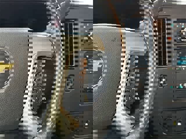 Used 2018 Chevrolet Express 2500 w/ Driver Convenience Package image 18