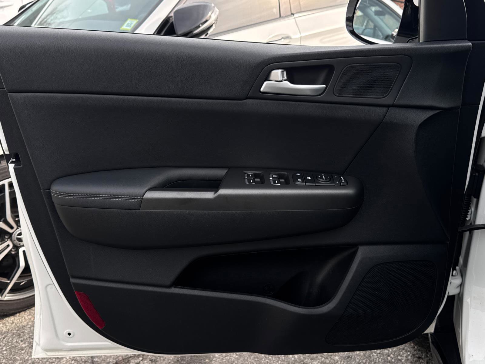 Used 2022 Kia Sportage Nightfall Edition image 14