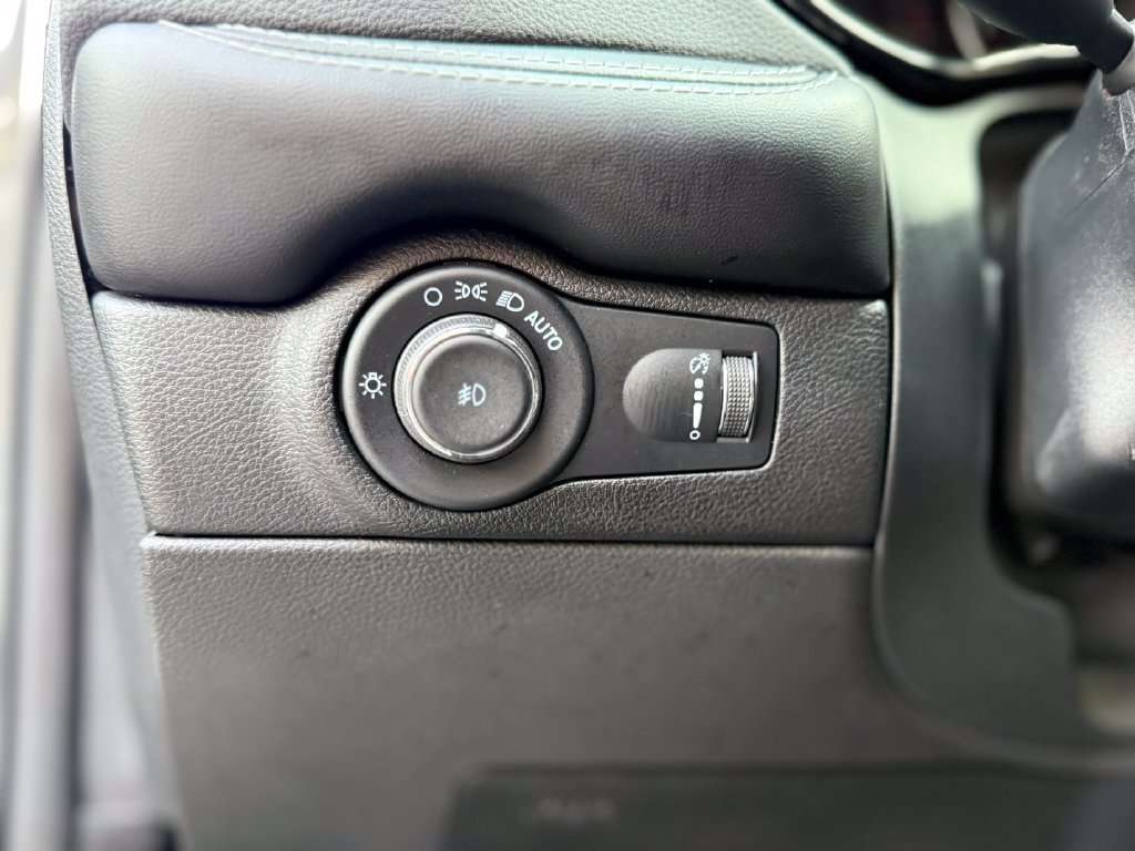 Used 2021 Dodge Durango SRT w/ Technology Group AWD/4WD image 24