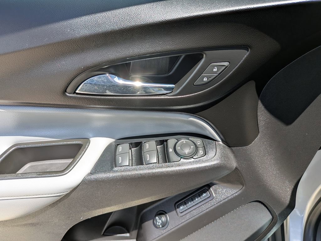 Used 2018 Chevrolet Equinox Premier FWD image 22