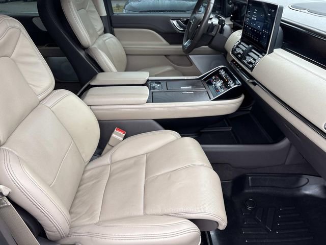 Certified 2023 Lincoln Navigator Reserve AWD/4WD image 24