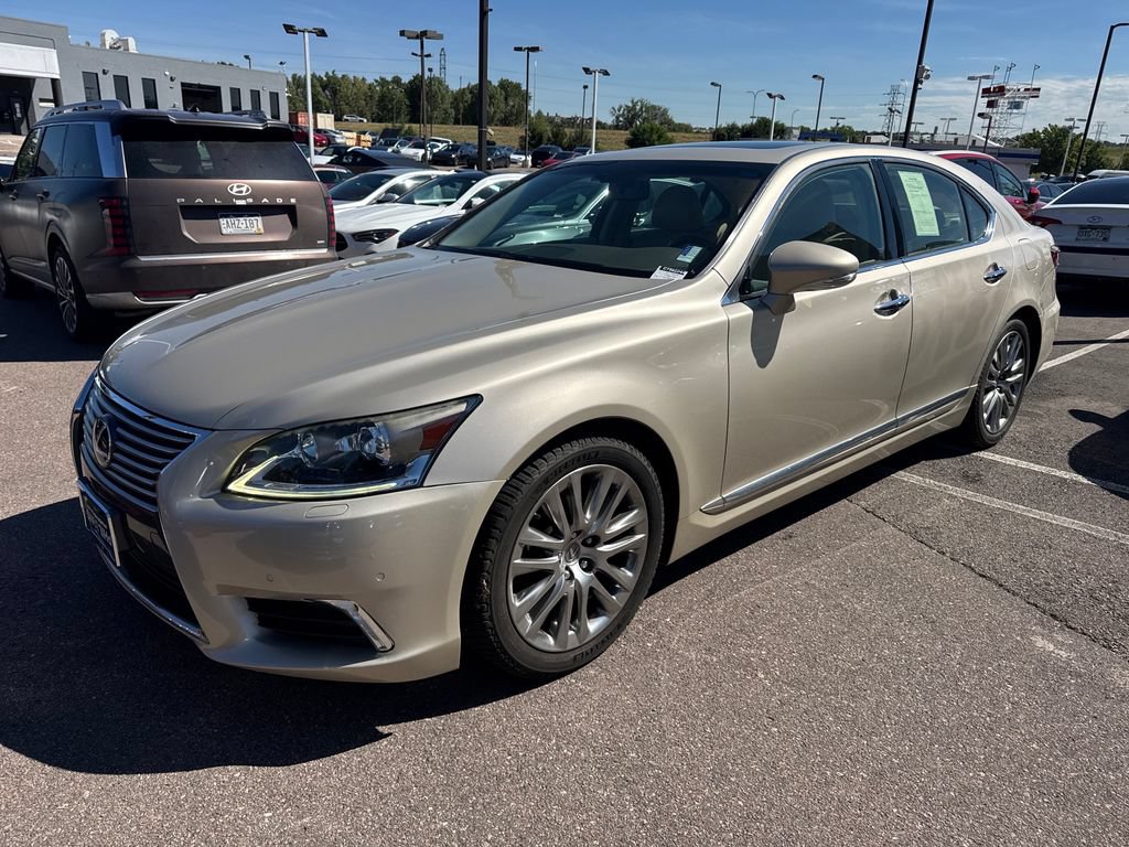 Used 2014 Lexus LS 460 w/ Comfort Package RWD image 2