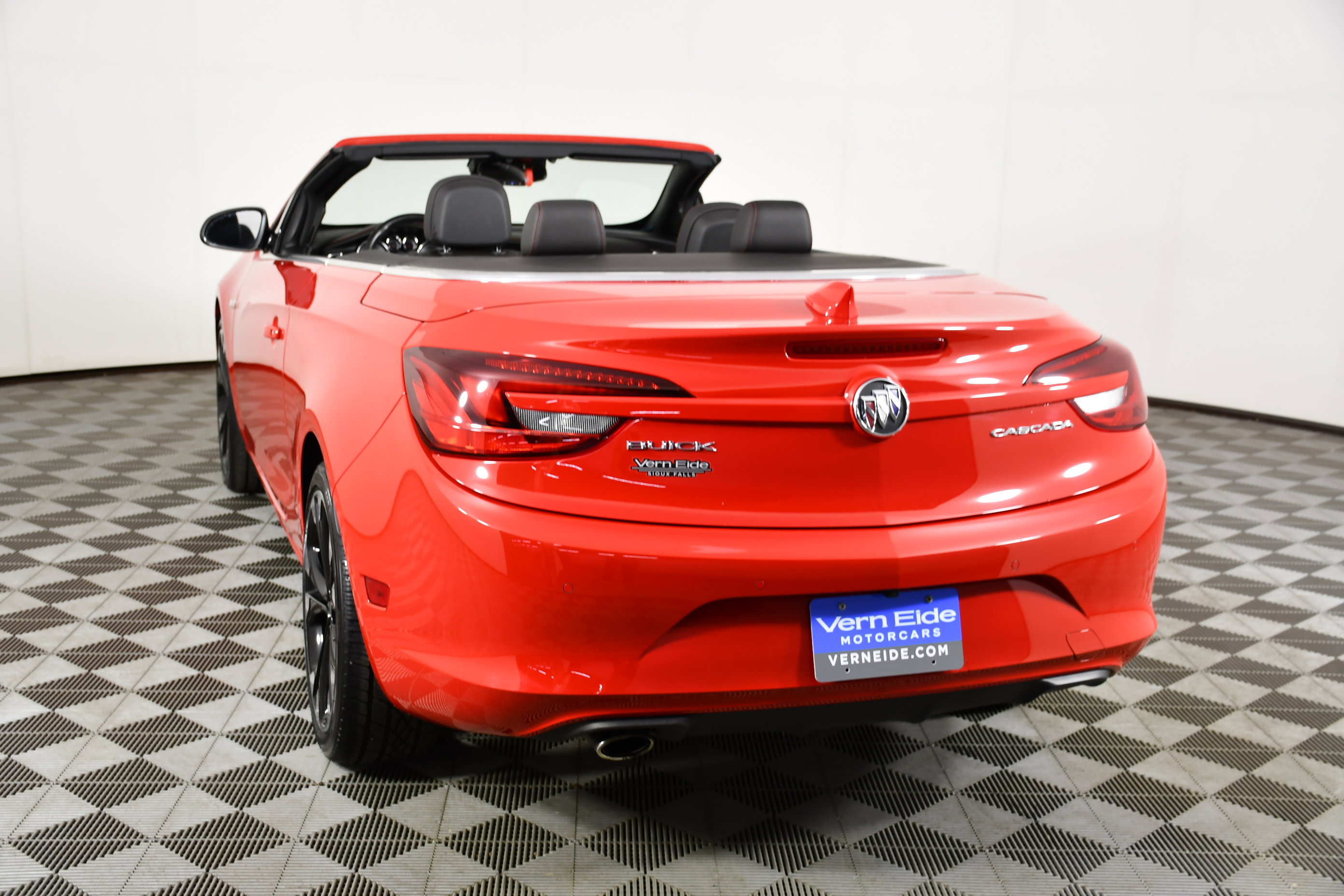 Used 2018 Buick Cascada Sport Touring w/ Dark Effects Package image 7