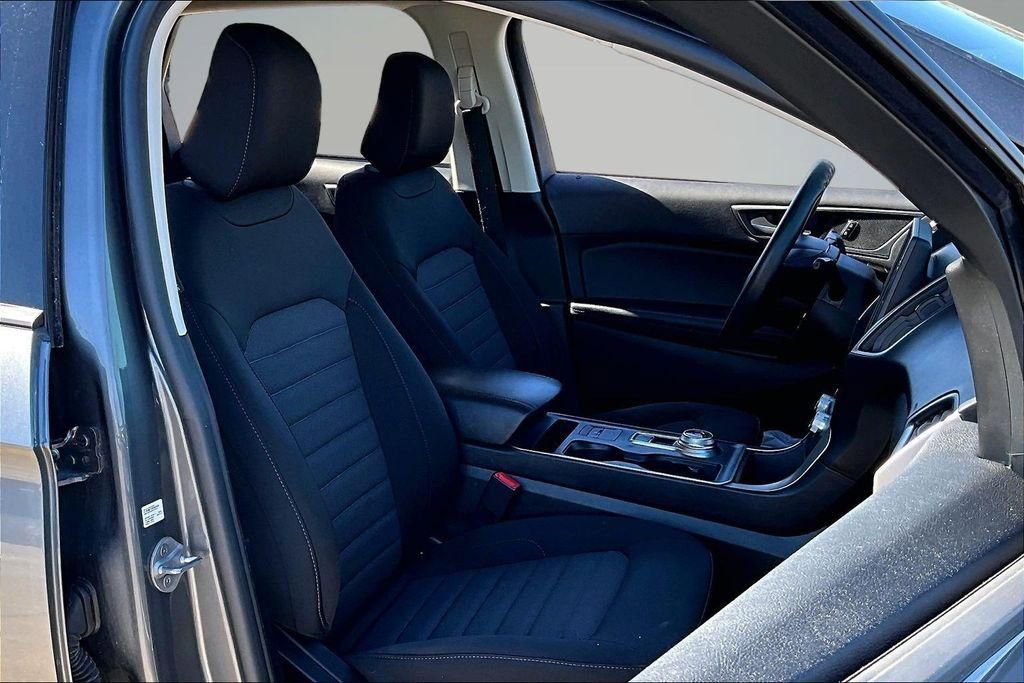 Used 2022 Ford Edge SE w/ Black Appearance Package image 7