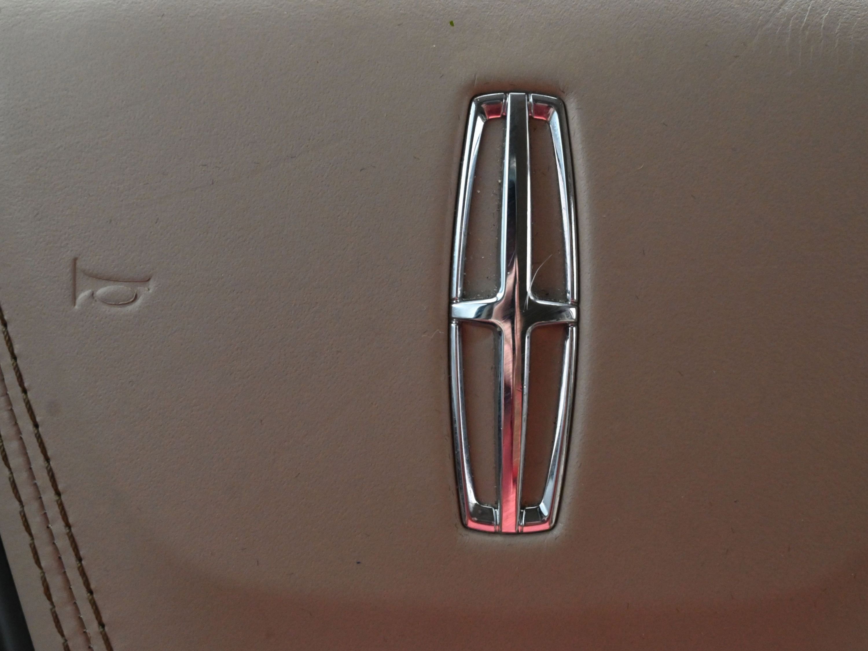 Used 2022 Lincoln Aviator Reserve w/ Equipment Group 201A image 23