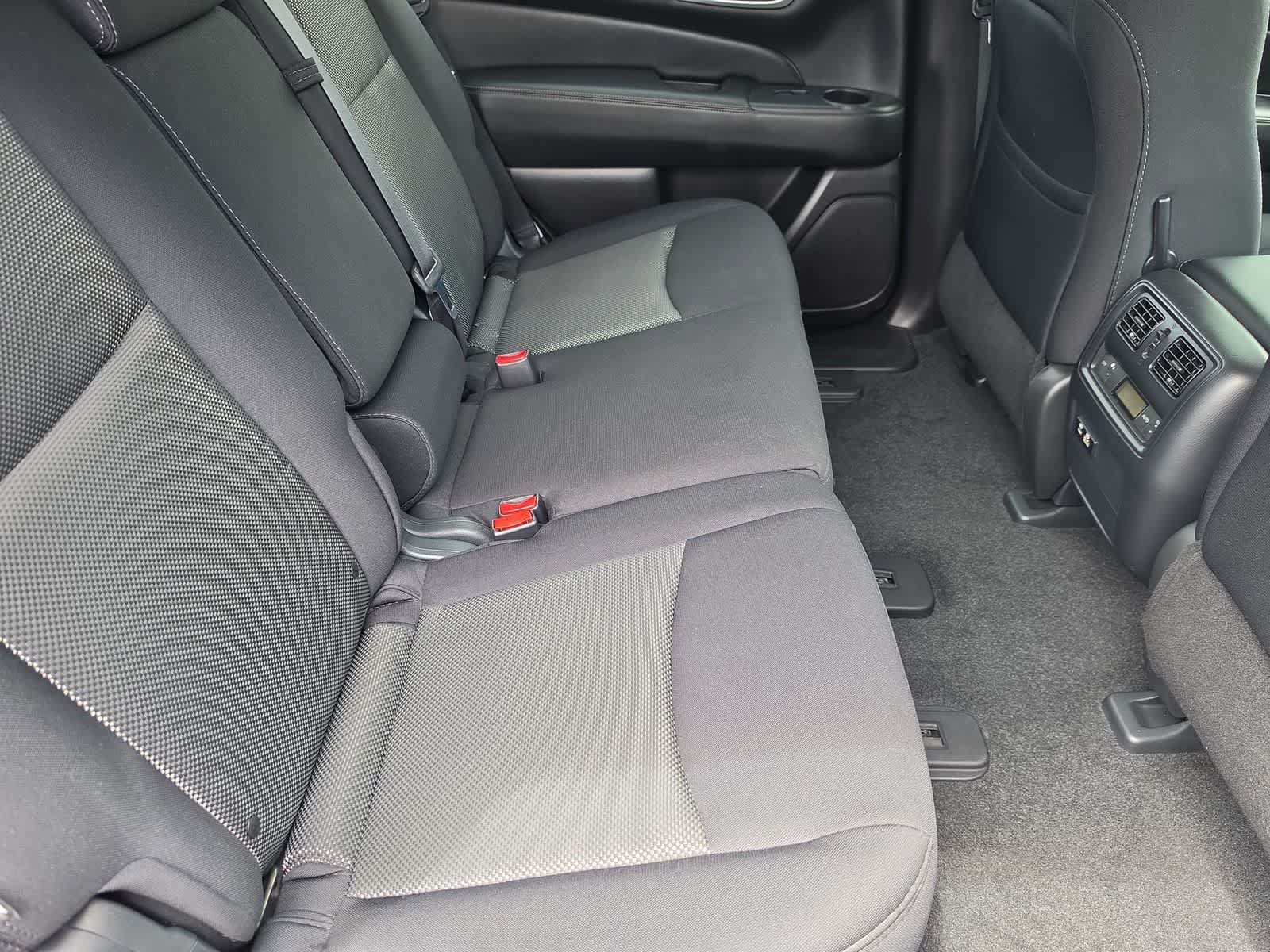 Used 2020 Nissan Pathfinder SV FWD image 17