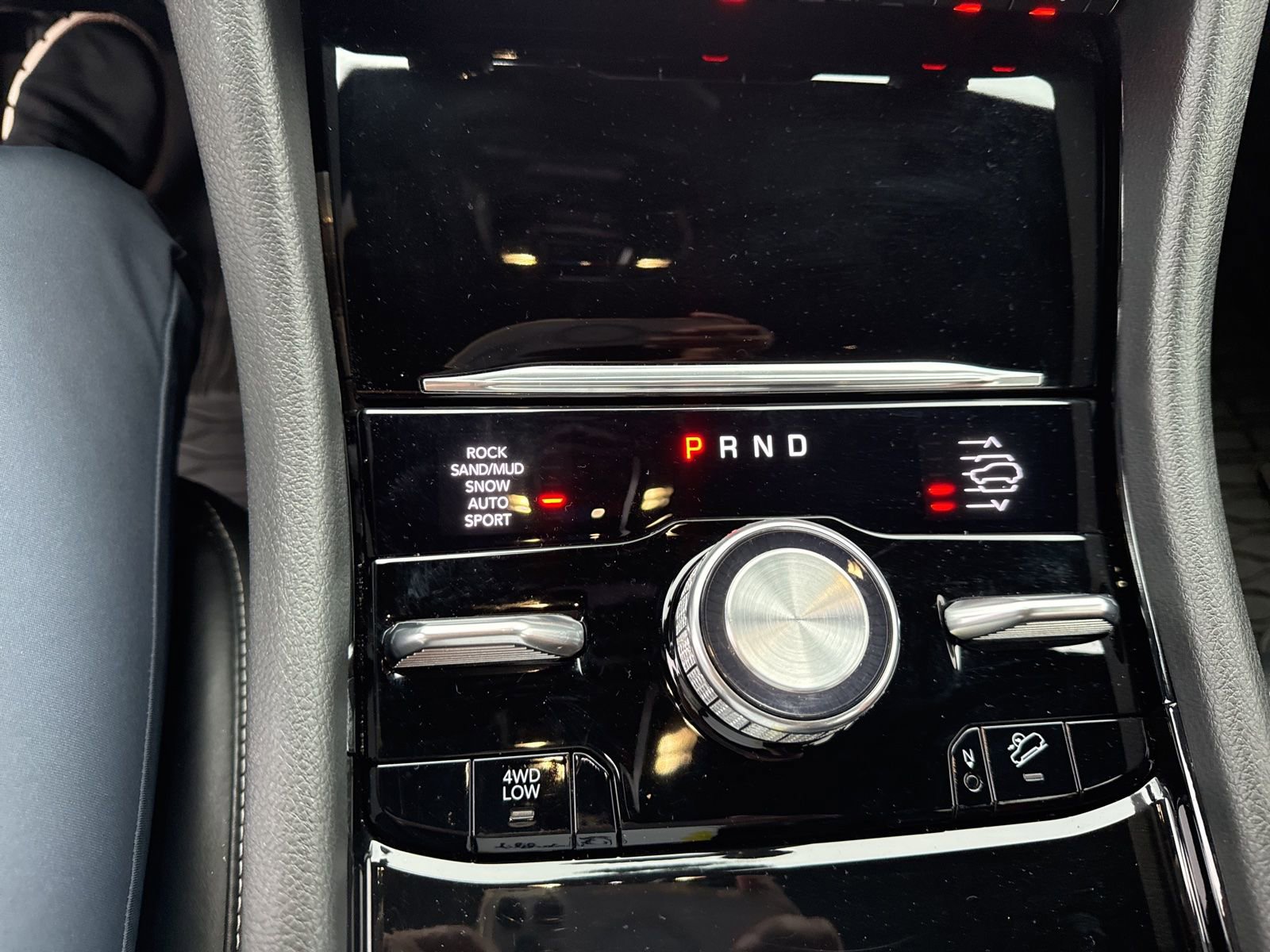 Used 2024 Jeep Grand Cherokee Overland image 14