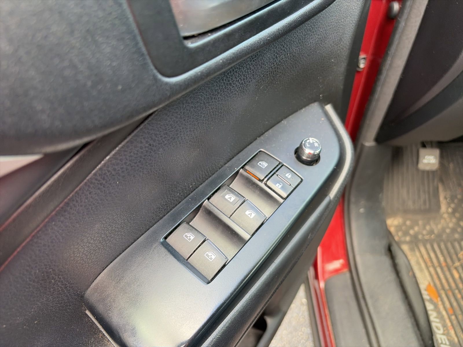 Used 2018 Toyota Highlander SE image 14