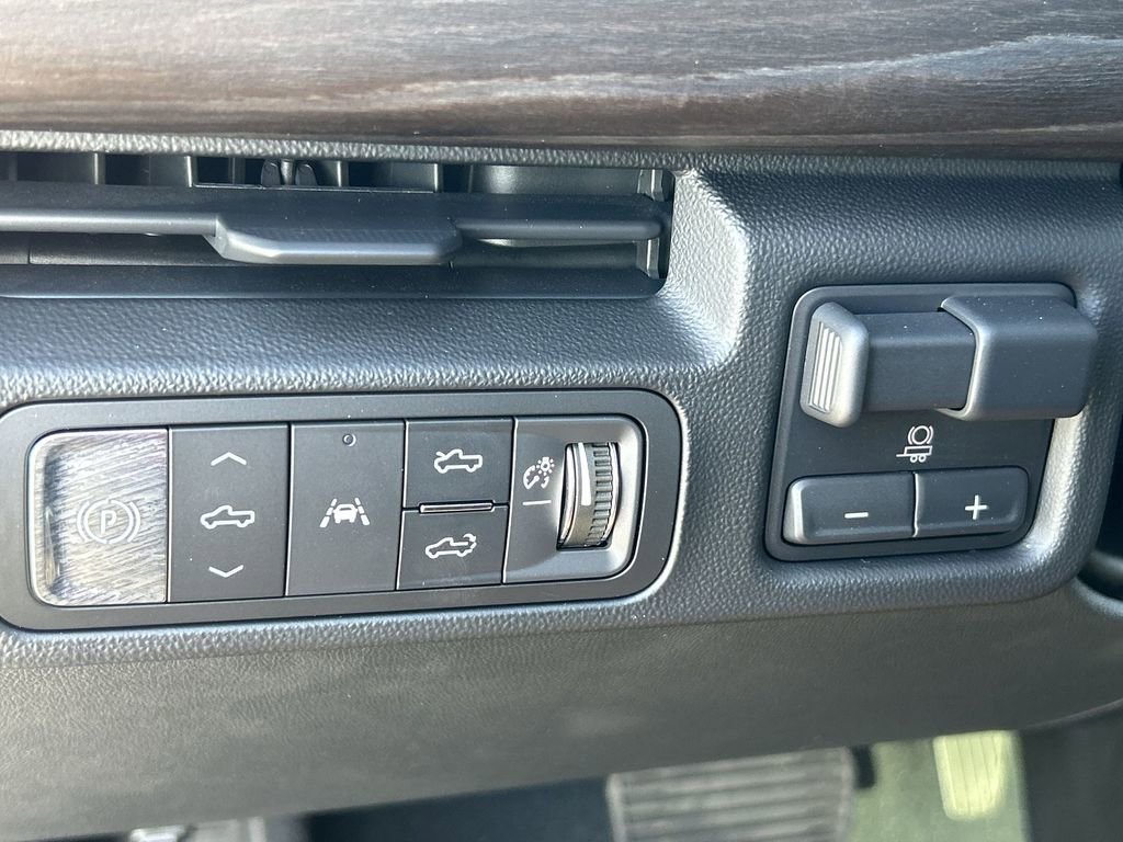 New 2025 GMC Sierra EV Denali image 18