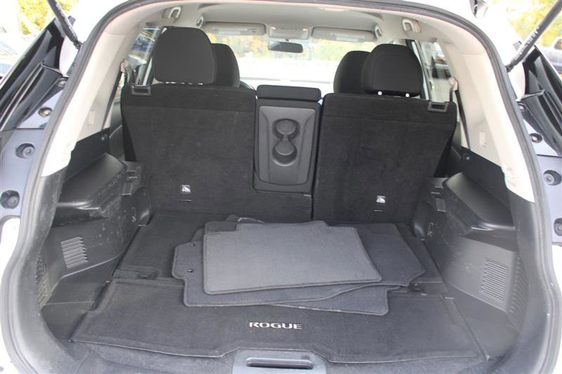 Used 2017 Nissan Rogue SV image 16