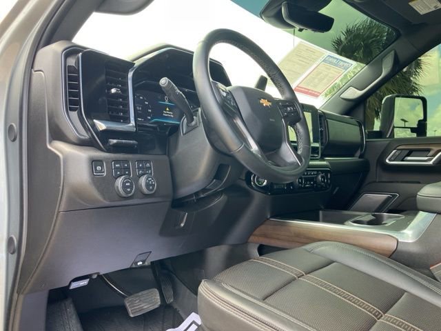 Used 2025 Chevrolet Silverado 3500 High Country w/ High Country Premium Package AWD/4WD image 28