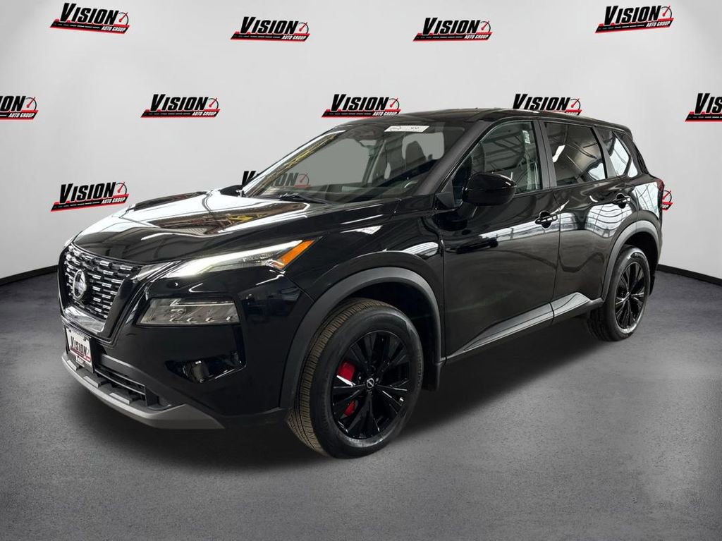 Used 2023 Nissan Rogue SV image 1