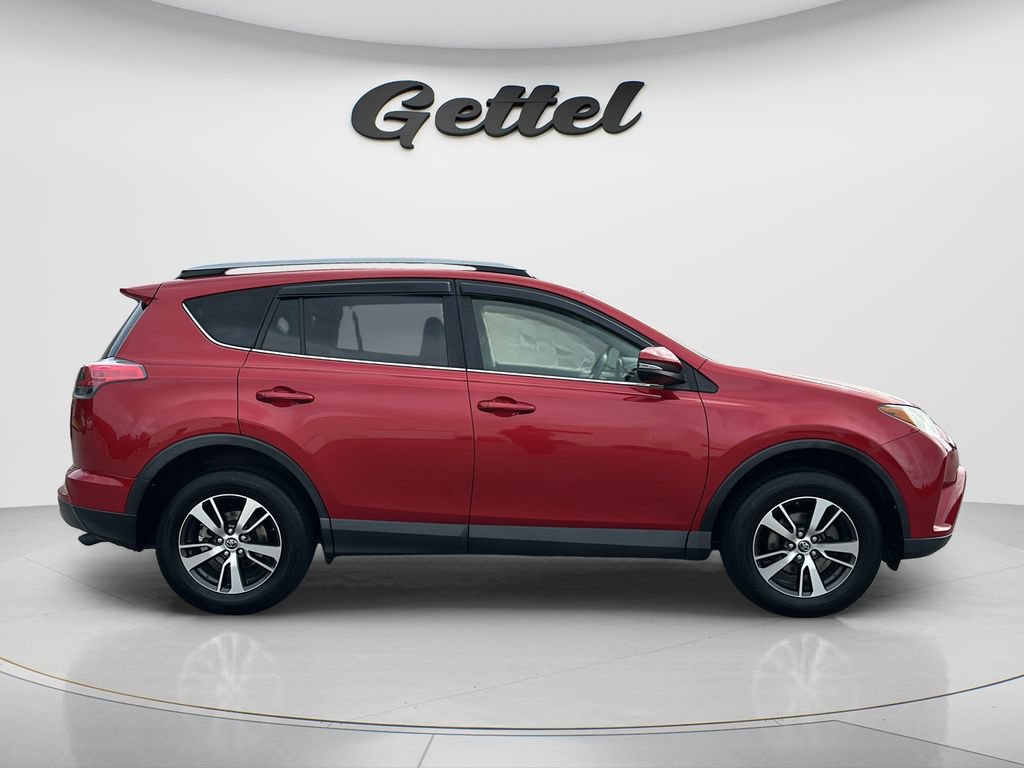Used 2017 Toyota RAV4 XLE FWD image 4