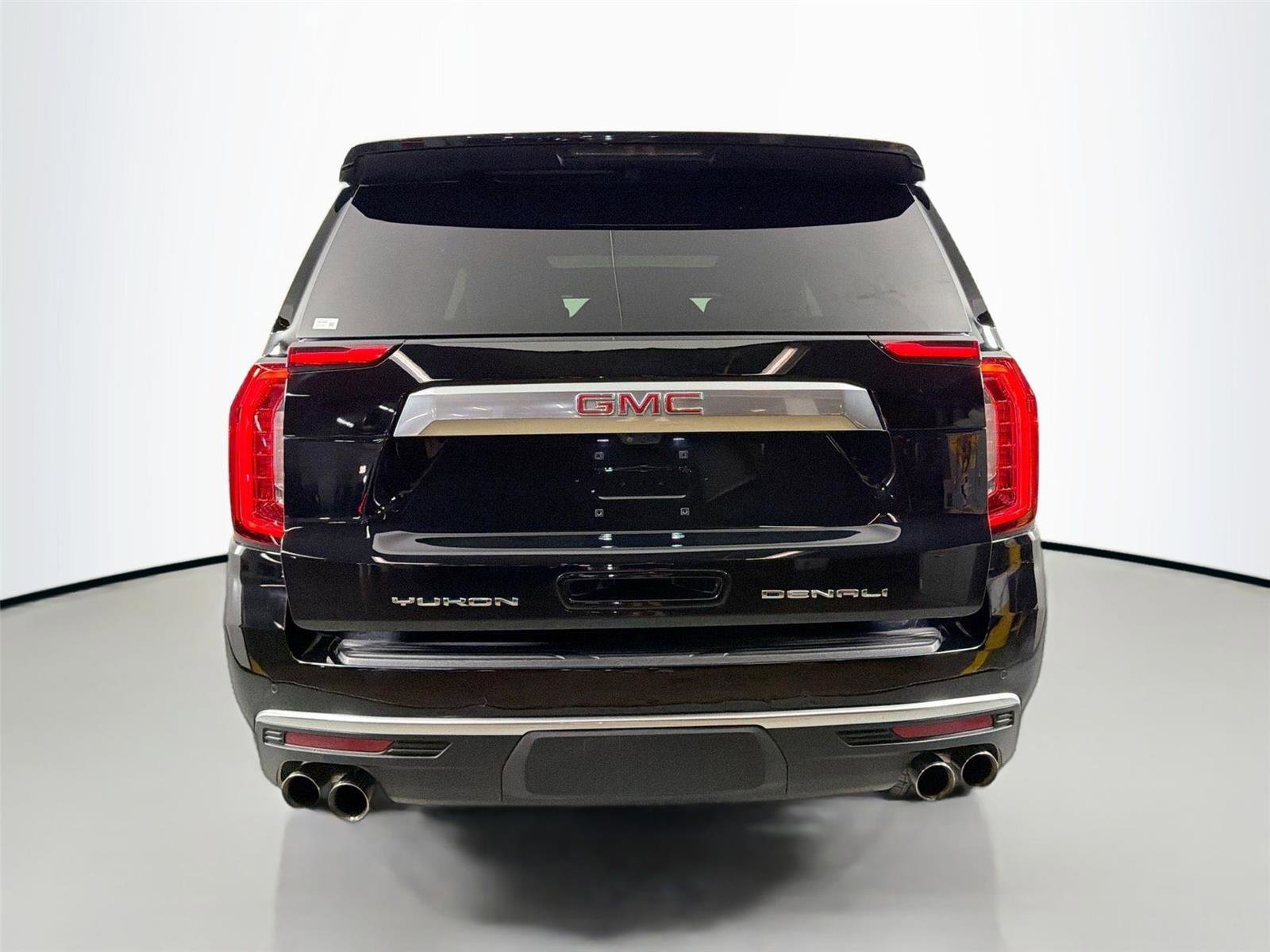 Used 2024 GMC Yukon XL Denali w/ Advanced Technology Package AWD/4WD image 7