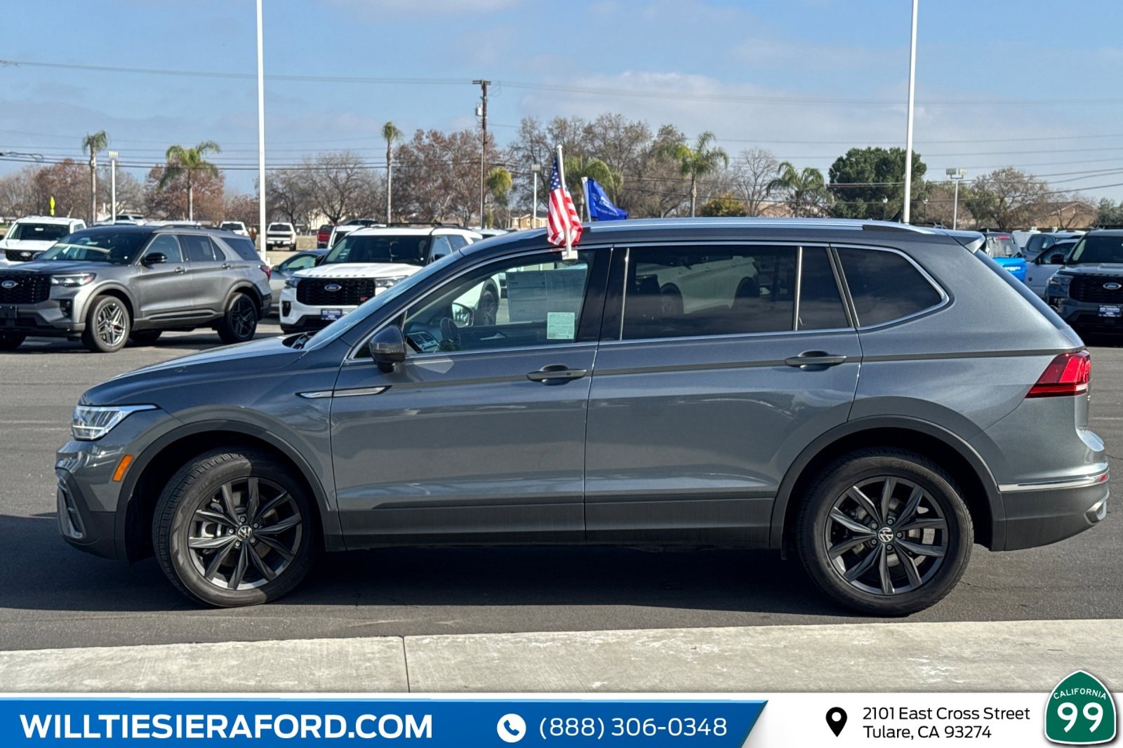 Used 2024 Volkswagen Tiguan SE image 8