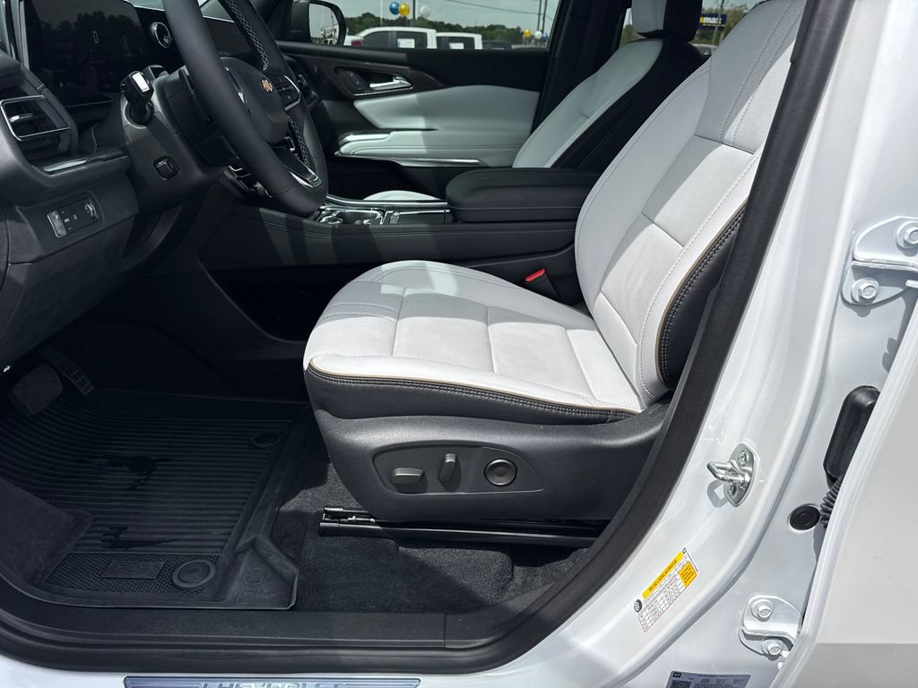 Used 2025 Chevrolet Traverse High Country image 10