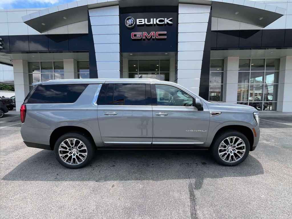 New 2026 GMC Yukon XL Denali w/ Sun & Power Step Package AWD/4WD image 2