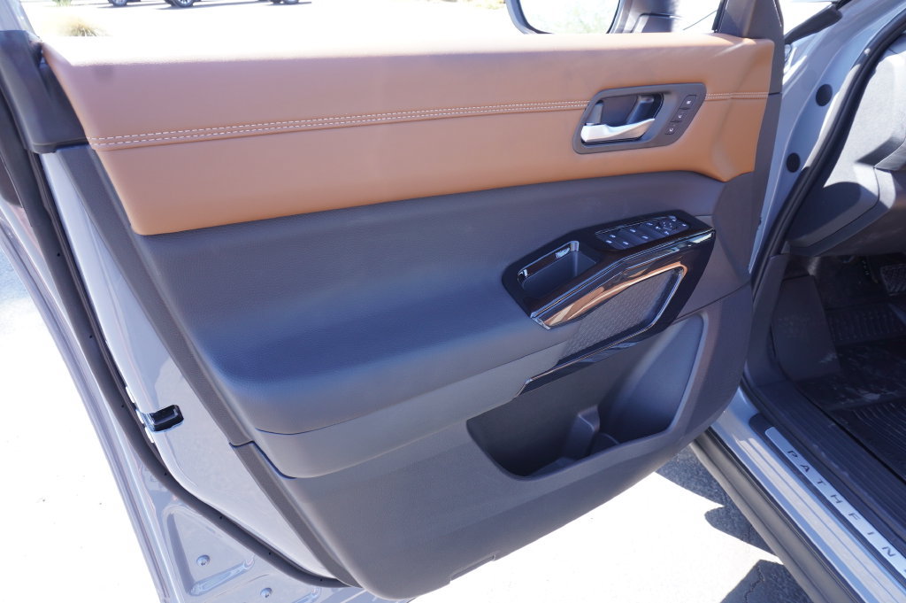 New 2026 Nissan Pathfinder Platinum w/ Cargo Package AWD/4WD image 16