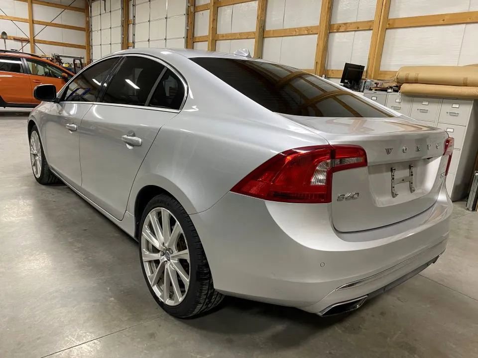 Used 2018 Volvo S60 T5 Inscription image 9