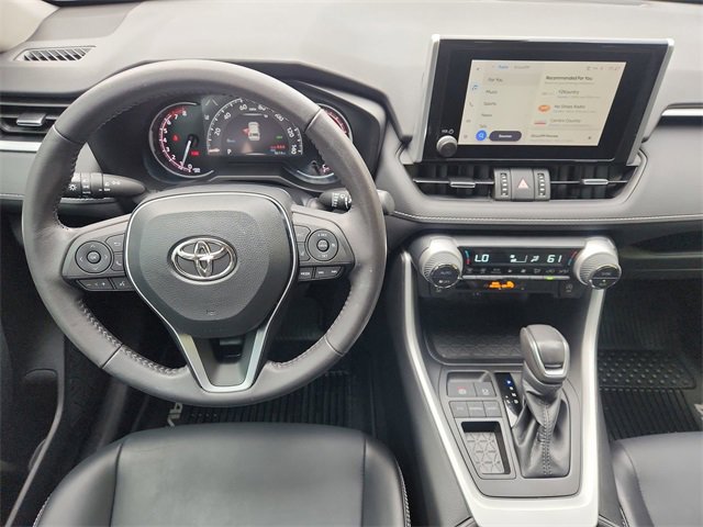 Used 2023 Toyota RAV4 XLE Premium image 11