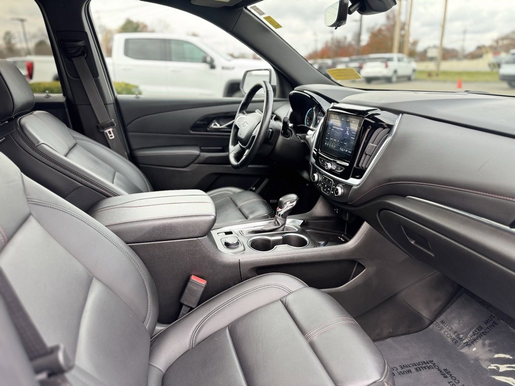 Used 2023 Chevrolet Traverse RS image 11