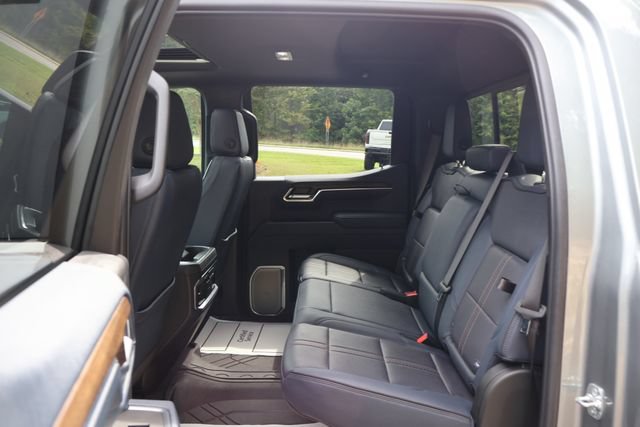 Used 2025 Chevrolet Silverado 1500 High Country w/ High Country Premium Package AWD/4WD image 22