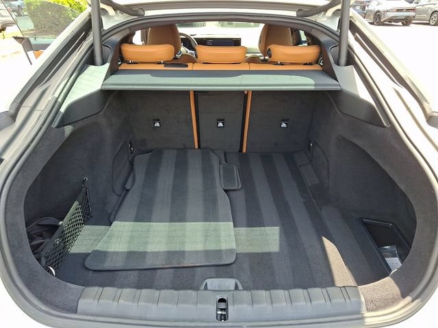 Used 2023 BMW i4 eDrive40 w/ M Sport Package RWD image 32
