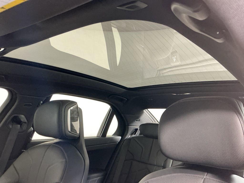 Certified 2023 BMW 740i image 23