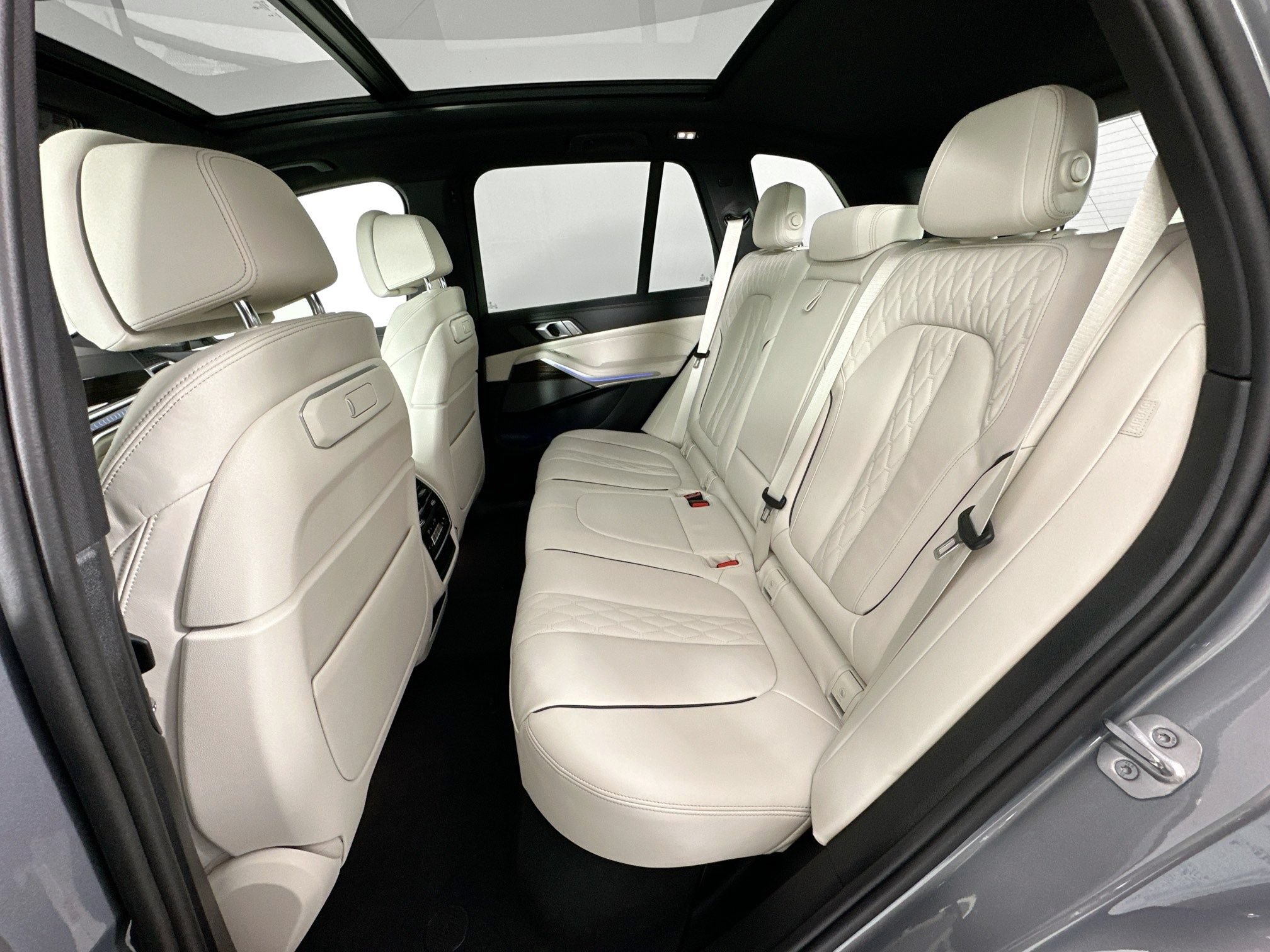 Used 2025 BMW X5 sDrive40i w/ Climate Comfort Package RWD image 23