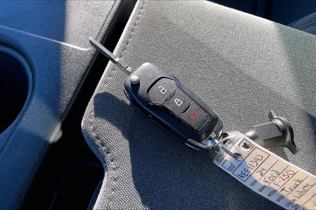 Used 2024 Ford F250 XLT w/ FX4 Off-Road Package image 13