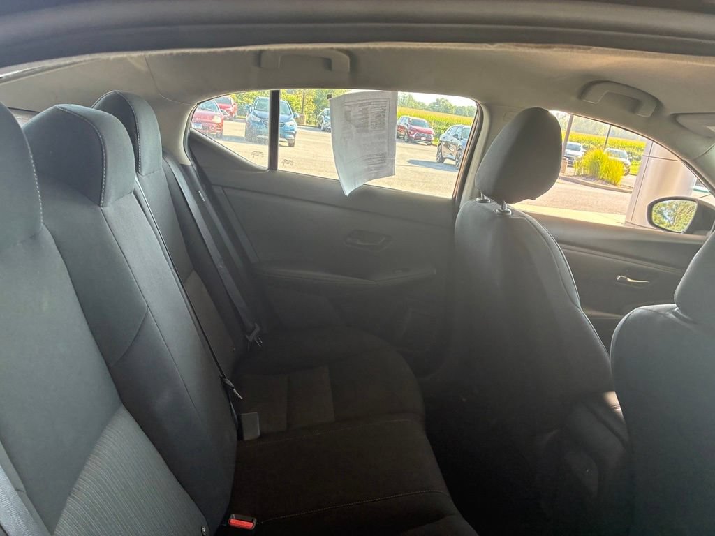 Used 2025 Nissan Sentra SV FWD image 17