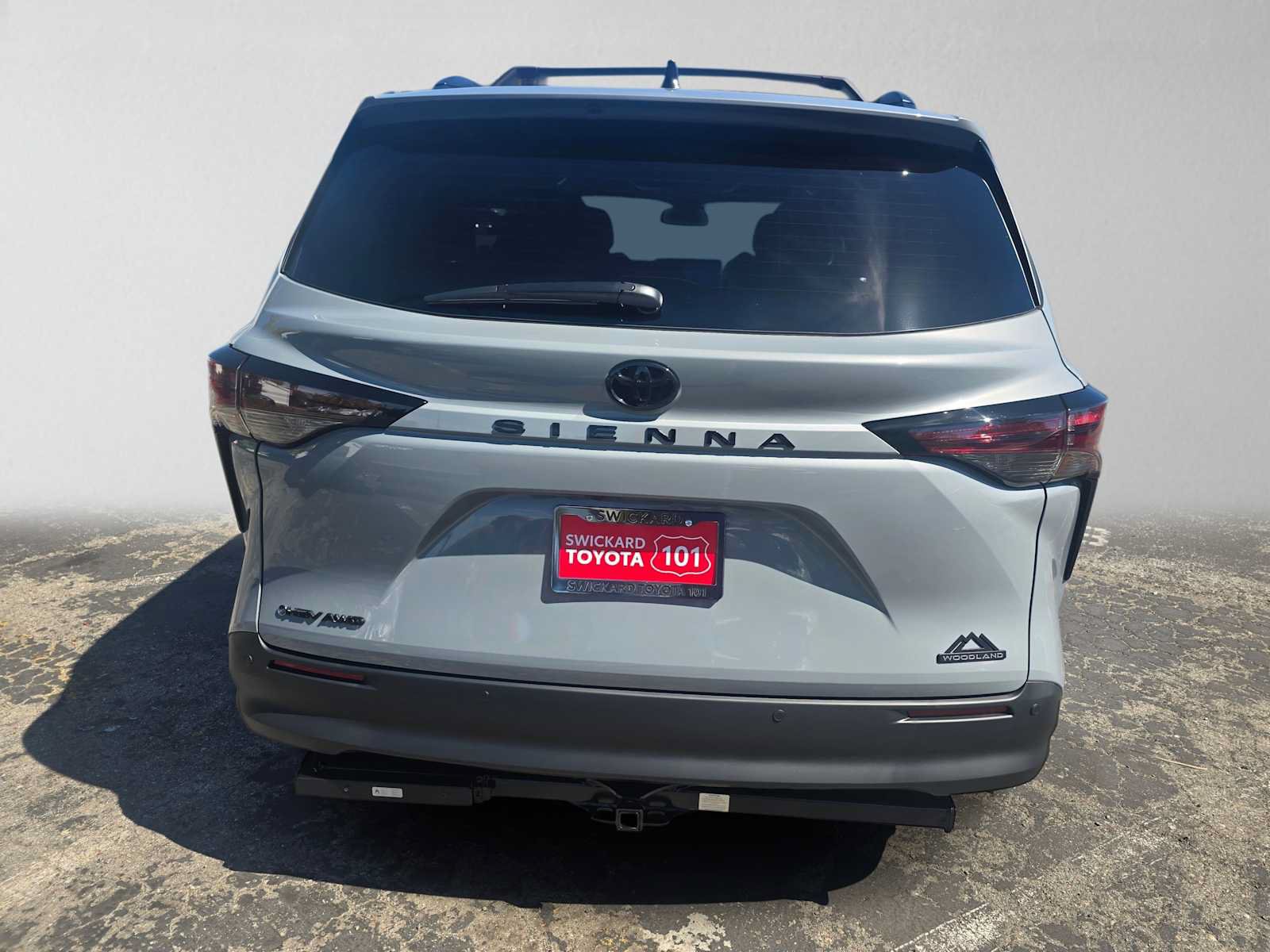 New 2026 Toyota Sienna XLE Woodland Edition AWD/4WD image 4