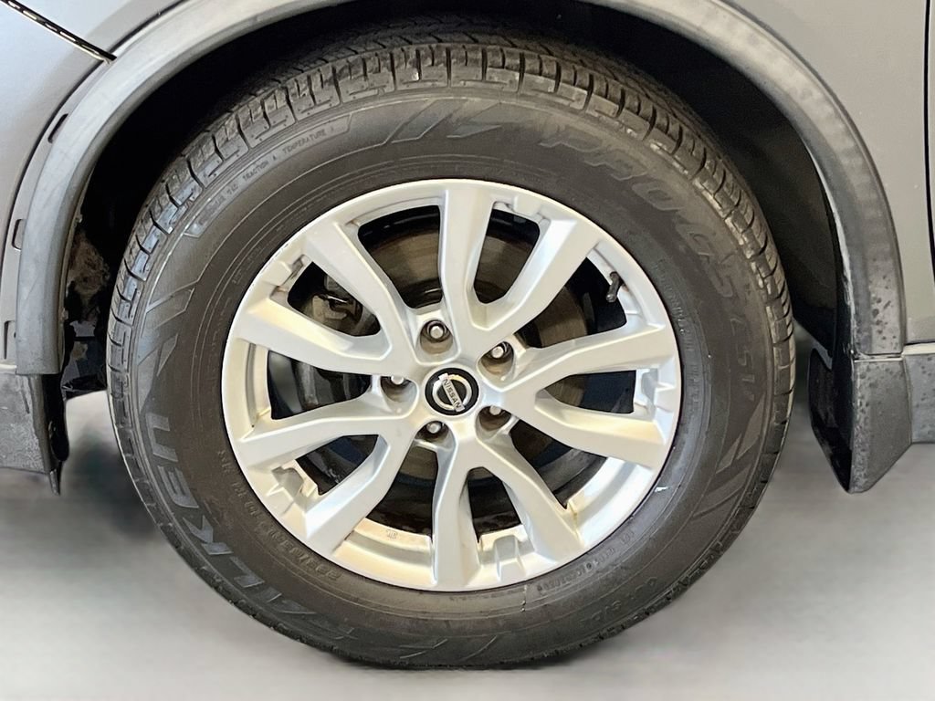 Used 2017 Nissan Rogue SV w/ SV Premium Package FWD image 32