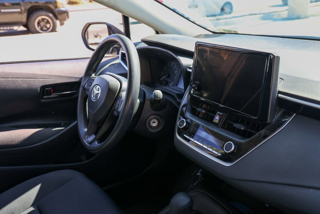 Used 2025 Toyota Corolla LE FWD image 20