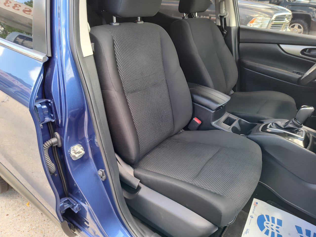 Used 2022 Nissan Rogue Sport S image 21